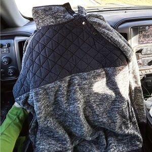 Abercrombie & Fitch women’s Gray and Navy Fleece Pullover, size Large